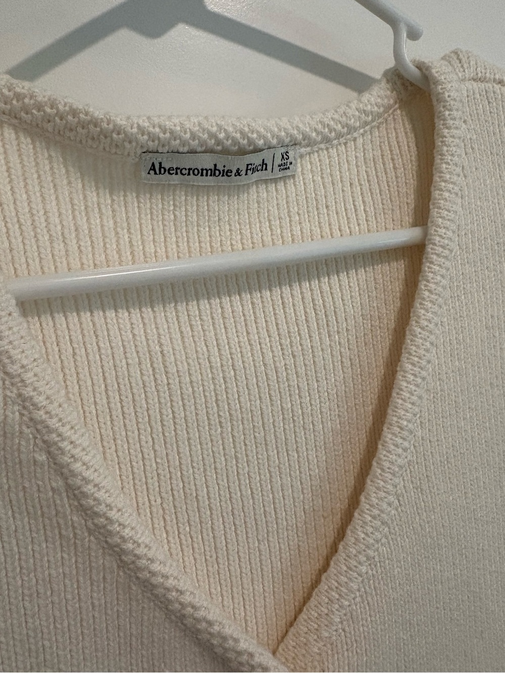 🌼Abercrombie Knit Button-down Vest🌼 - Picture 4 of 4